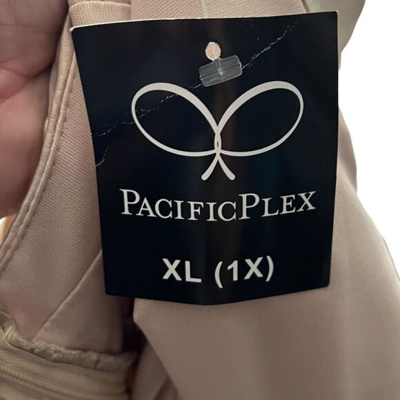 Pacific Plex Halter Dress nwt - Picture 7 of 9